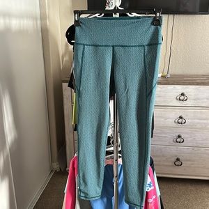 NWOT women under armour leggings